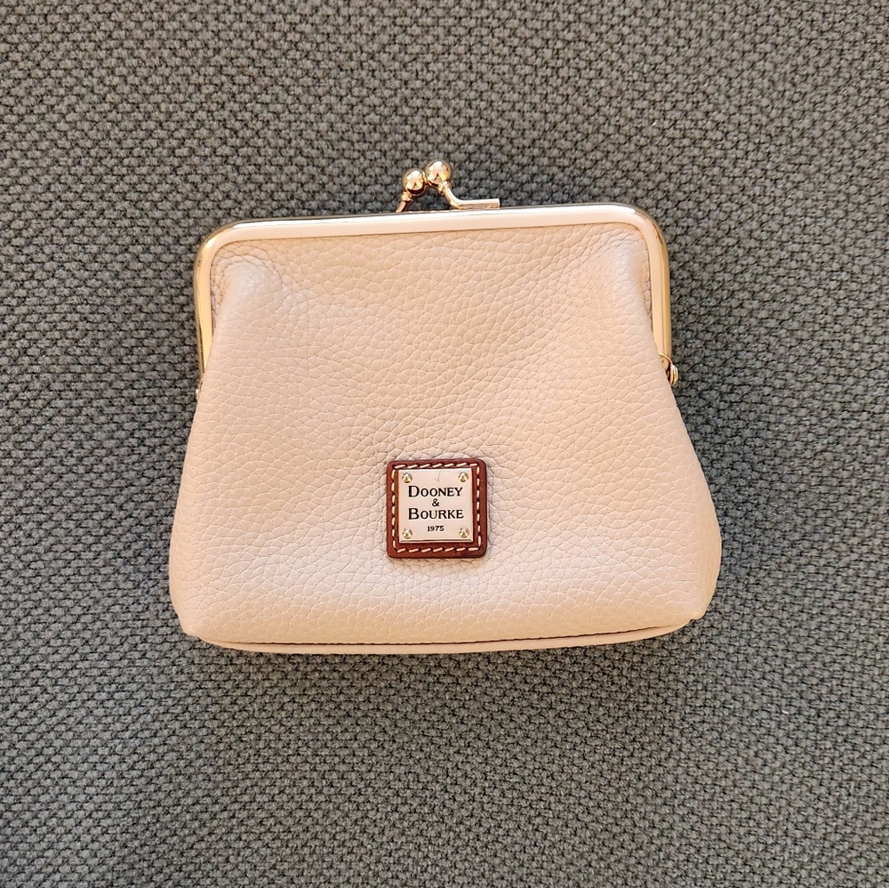 Dooney & Bourke white pebble leather large framed kiss lock purse